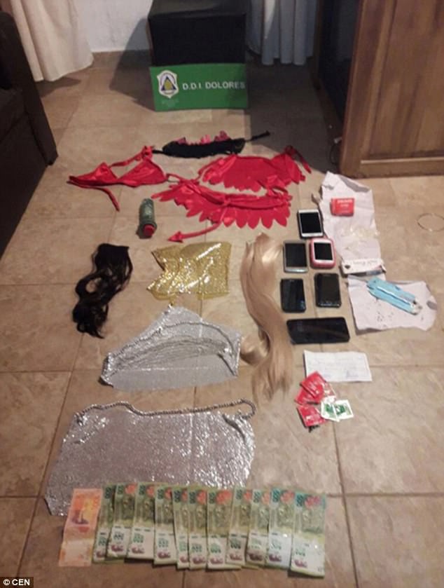 Tang vật hành nghề bị cảnh sát thu giữ tại hiện trường.