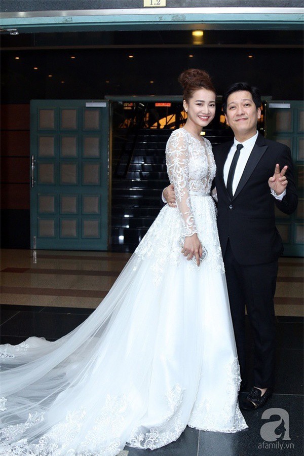 Nếu tinh ý sẽ thấy Nhã Phương lúc nào cũng chỉ chăm chăm diện đồ màu trắng tinh khôi - Ảnh 3.