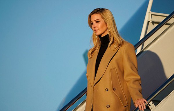 Ivanka hiện là cố vấn của ông Trump và đã có văn phòng riêng ở Nhà Trắng. Chồng cô, Jared Kushner, hiện cũng là cố vấn cấp cao của tổng thống Mỹ.