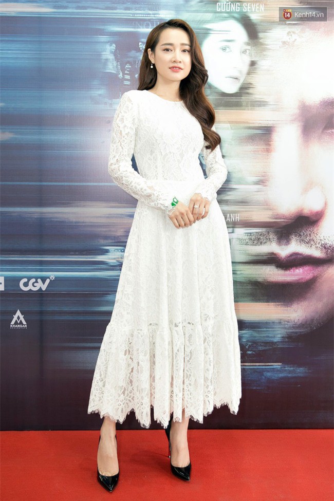 Nếu tinh ý sẽ thấy Nhã Phương lúc nào cũng chỉ chăm chăm diện đồ màu trắng tinh khôi - Ảnh 4.