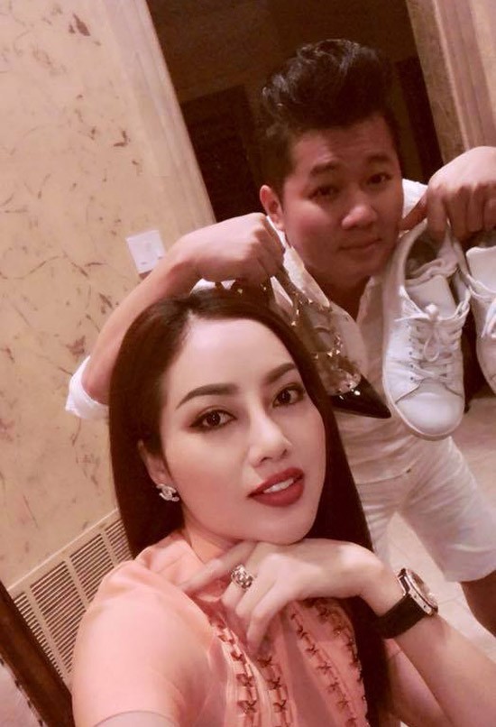 Trên trang cá nhân của Huỳnh Tiên thi thoảng cũng chia sẻ một vài hình ảnh tình tứ bên Lâm Vũ khi cả hai đang trong quá trình hẹn hò.