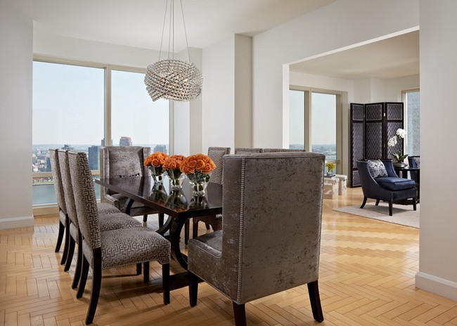 Kiểu bàn ăn tối giản luôn giữ vị trí hàng đầu với nhiều gia đình khi lựa chọn mua sắm.