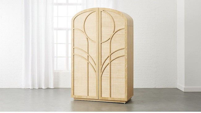 Ở một nơi mà có thể nhìn thấy phong cách tủ này chính là tại phòng ngủ trắng Boho. Gam màu trắng sẽ giúp làm nổi bật thiết kế tủ một cách hoàn hảo nhất.