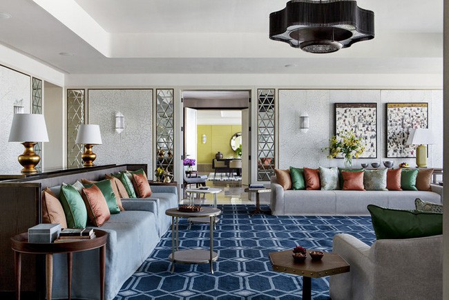 Mẫu đèn thả trần cho phòng khách ấn tượng chẳng kém những mẫu đèn chùm quen thuộc chút nào.