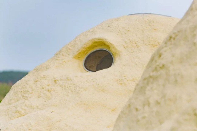 Ngôi nhà có nhiều lỗ thoát khí.