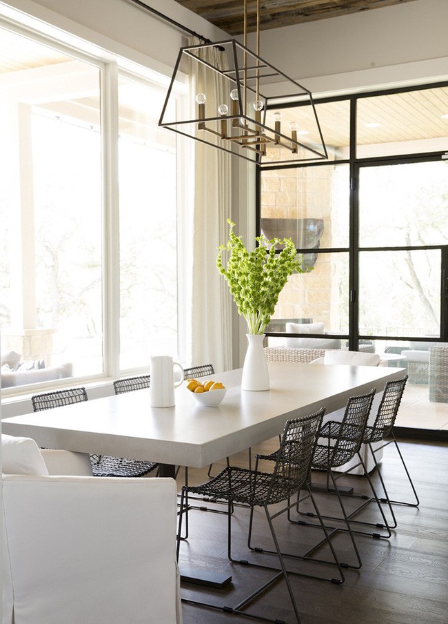 Bạn có thể tham khảo để kết hợp bàn ăn và ghế một cách ấn tượng nhất.