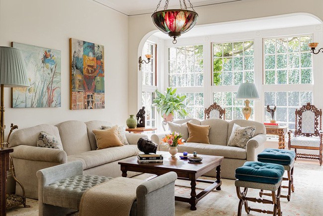 Bạn luôn tìm thấy được những mẫu đèn thả trần độc đáo để tăng thêm vẻ đẹp cho căn phòng khách gia đình.