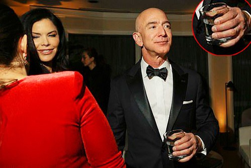 Sanchez được nhìn thấy bên cạnh Bezos tại bữa tiệc Golden Globes của Amazon hôm 6/1 ở California. Ảnh: New York Times