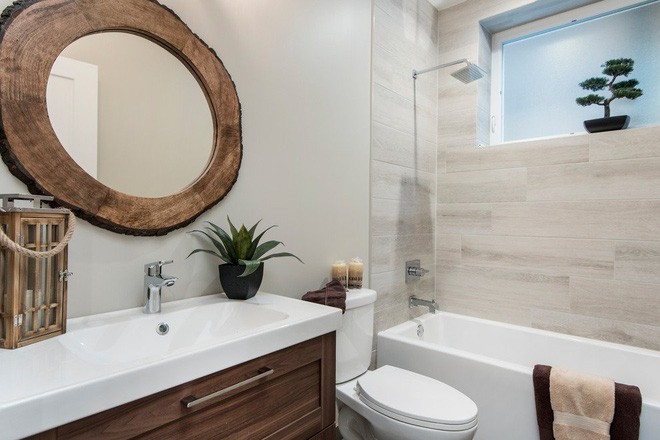 Nếu do vị trí hạn chế, bạn cần đến sự sợ giúp từ nguồn ánh sáng nhân tạo là những chiếc đèn treo tường hay đèn chùm.