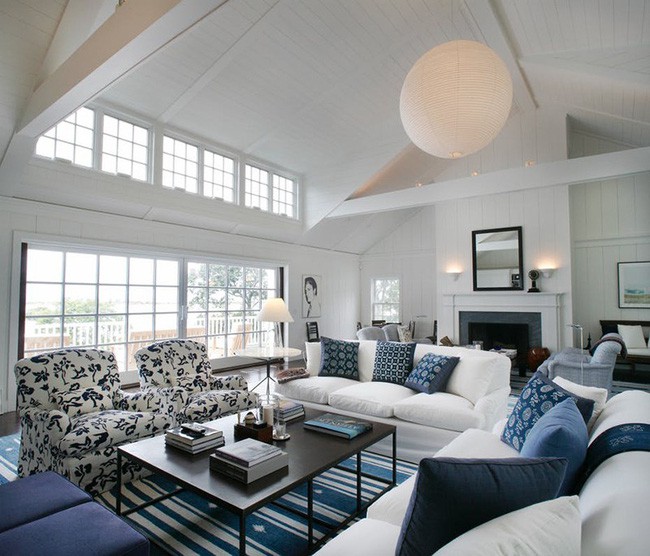 Những căn phòng khách theo phong cách thanh lịch rất thích hợp với kiểu đèn thả lấy cảm hứng từ đèn lồng như thế này.