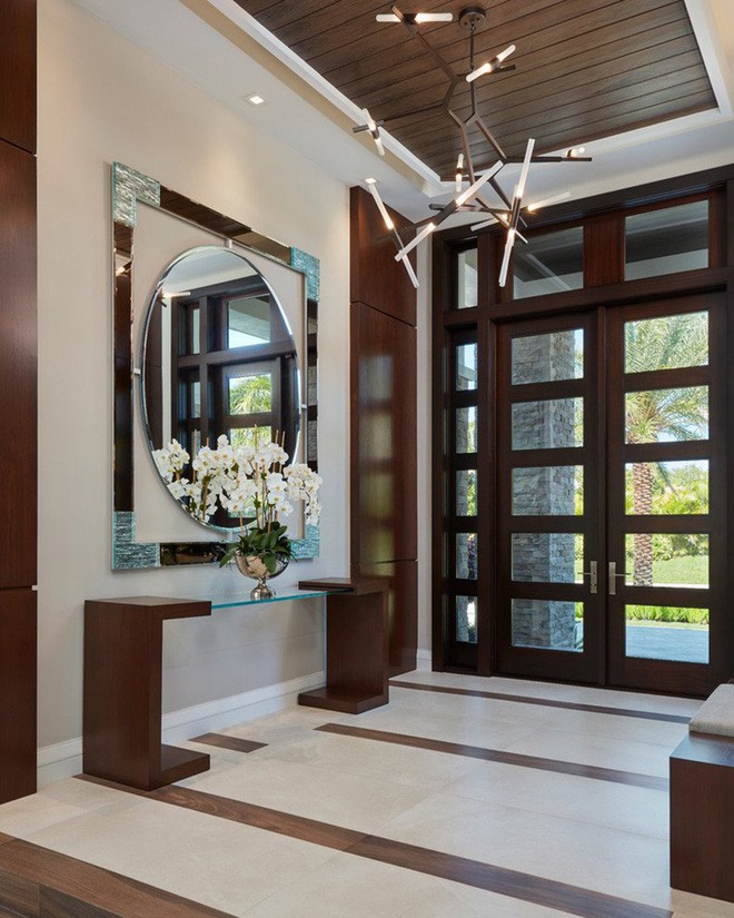 Thực tế thì việc trang trí lối ra vào nhà khá đơn giản và dễ thực hiện với mức chi phí vô cùng dễ chịu tùy theo lựa chọn của từng gia đình.