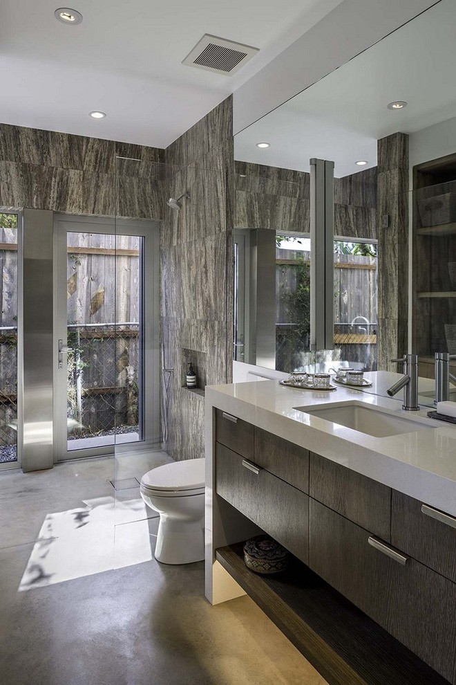 Phòng tắm sạch sẽ, gọn gàng và hiện đại.