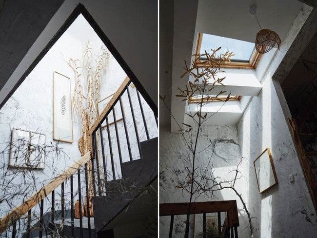 Căn biệt thự với giếng trời mang ánh sáng tự nhiên vào nhà.