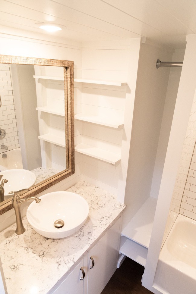 Chậu rửa mắt mang hơi hướng cổ điển.