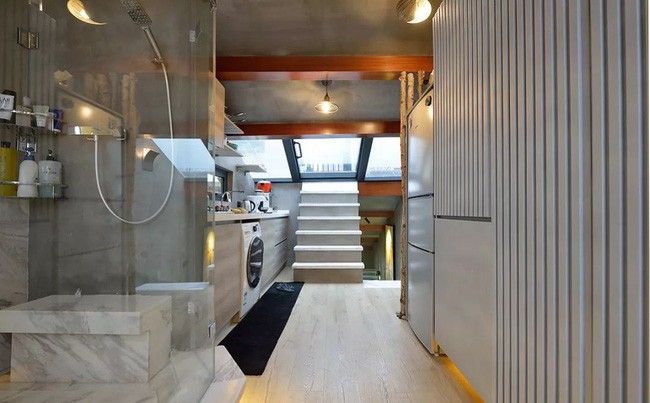 Không gian ngập tràn ánh sáng.