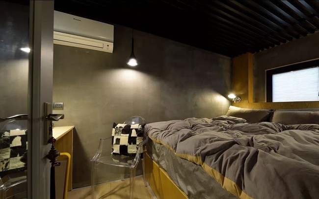 Khu vực nghỉ ngơi không chiếm nhiều diện tích nhưng vẫn đủ để chủ nhân ngôi nhà tận hưởng những giây phút thư giãn, ngủ nghỉ yên bình, lấy lại năng lượng và cảm hứng sau một ngày làm việc vất vả.