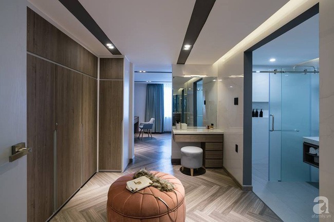 Tủ đồ âm tường giúp không gian gọn đẹp hơn.