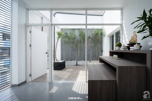 Tầng ba là nơi được gia chủ tạo khoảng sân rộng cho tiểu cảnh và không gian tâm linh.