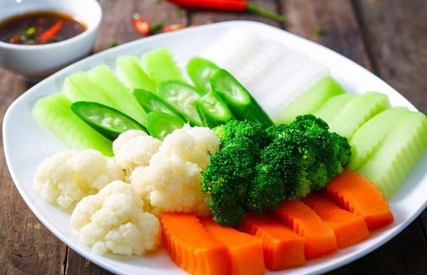 Nên ăn rau trước khi ăn miến