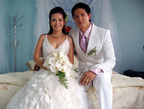 
Bình Minh lấy vợ hơn tuổi năm 2005.
