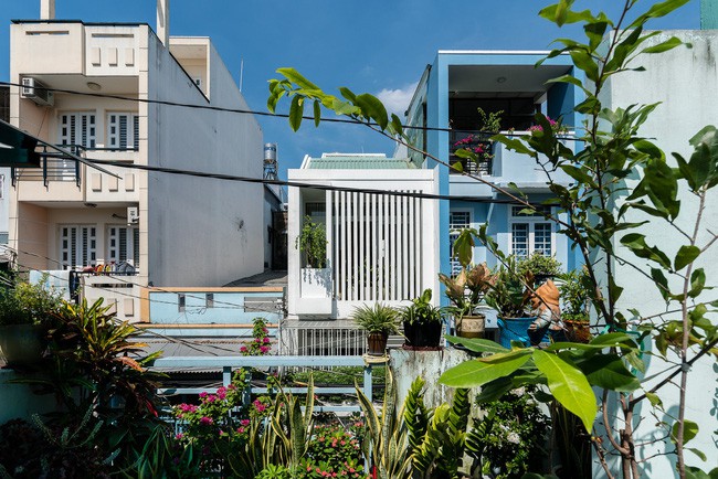 Ngôi nhà khiêm nhường trong hẻm nhỏ.