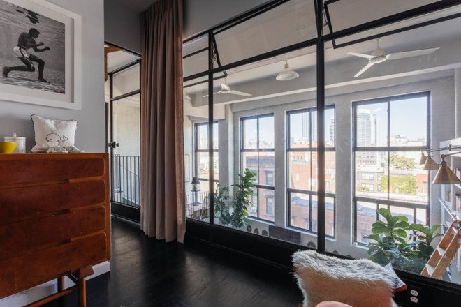 Gác xép khá rộng thoáng, được bố trí như một không gian riêng biệt và vô cùng tinh tế.