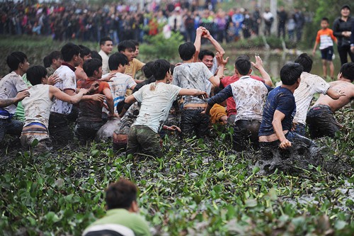 Trai làng tham gia cướp phết Hiền Quan năm 2017. Ảnh: Giang Huy. 