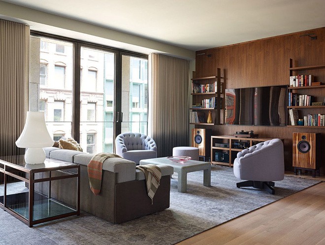 Nghệ thuật đối xứng được áp dụng trong không gian phòng khách mang đến hiệu quả thẩm mỹ vô cùng hút mắt.