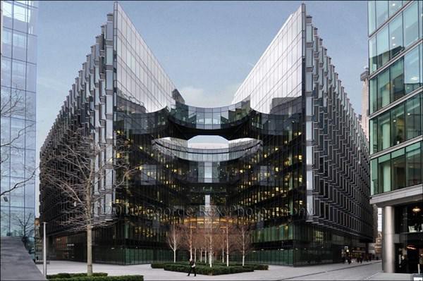 
Tòa nhà Pricewaterhouse Coopers (Anh). Được mệnh danh là tòa nhà thân thiện với môi trường nhất London, kiến trúc tuyệt vời này sử dụng nguồn năng lượng tái tạo tích hợp hệ thống công nghệ tiên tiến. Hệ thống này cho phép nhân viên thay đổi ánh sáng và nhiệt độ trong không gian riêng để phù hợp với nhu cầu cá nhân.
