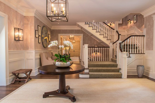 Mang đến ấn tượng ban đầu với mọi vị khách ghé qua nhà nhưng lối vào lại không được quá nhiều gia đình dành thời gian trang trí.