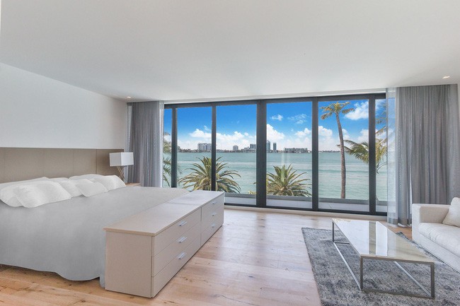 Một trong 7 phòng ngủ của ngôi nhà xa hoa ở Miami này.
