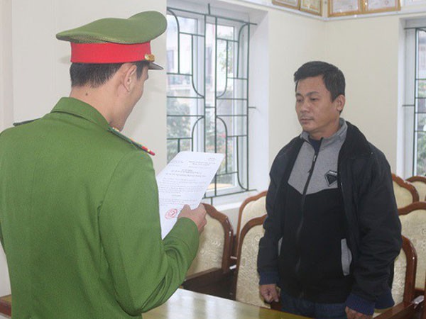Cơ quan CSĐT đọc lệnh khởi tố, bắt tạm giam Nguyễn Duy Nhật - Ảnh công an cung cấp