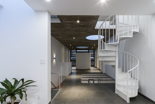 Những đường nét kiến trúc khéo léo kết hợp với ánh sáng.