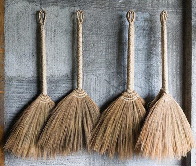 Hai vị trí thích hợp nhất được các chuyên gia phong thủy khuyên là ở phía sau nhà hoặc ở ban công. Ảnh minh họa.