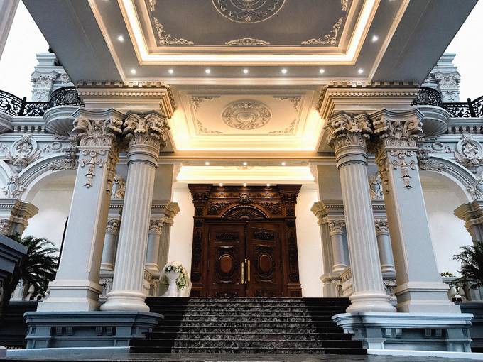 Gia chủ cho biết ngôi nhà được xây từ năm 2014, nhưng dự kiến tới Tết âm năm nay mới hoàn thiện xong tất cả.