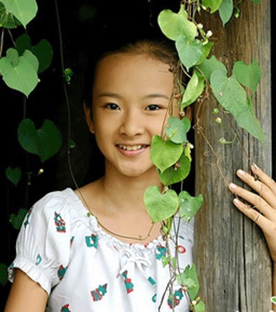Angela Phương Trinh từng tạo dấu ấn với khán giả khi mới lên 7 tuổi, với bước đà này, cô tiếp tục phát triển sự nghiệp nghệ thuật cho tới hiện tại