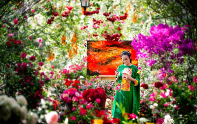 Dương Lệ Bình không có con cái. Cô cho biết sẽ dùng tài sản để giúp đỡ nghệ sĩ múa trẻ.