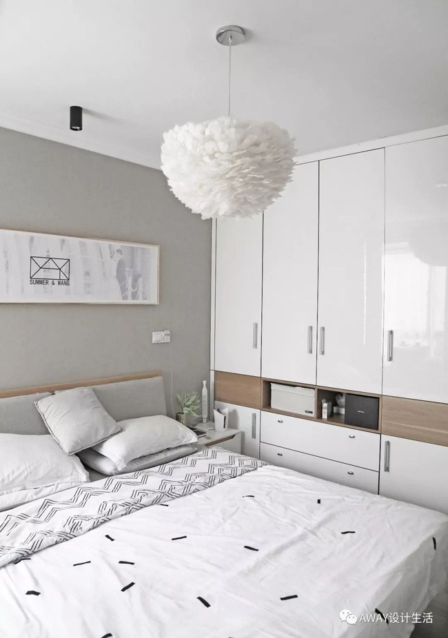 Không gian ấn tượng nhờ họa tiết chăn ga.