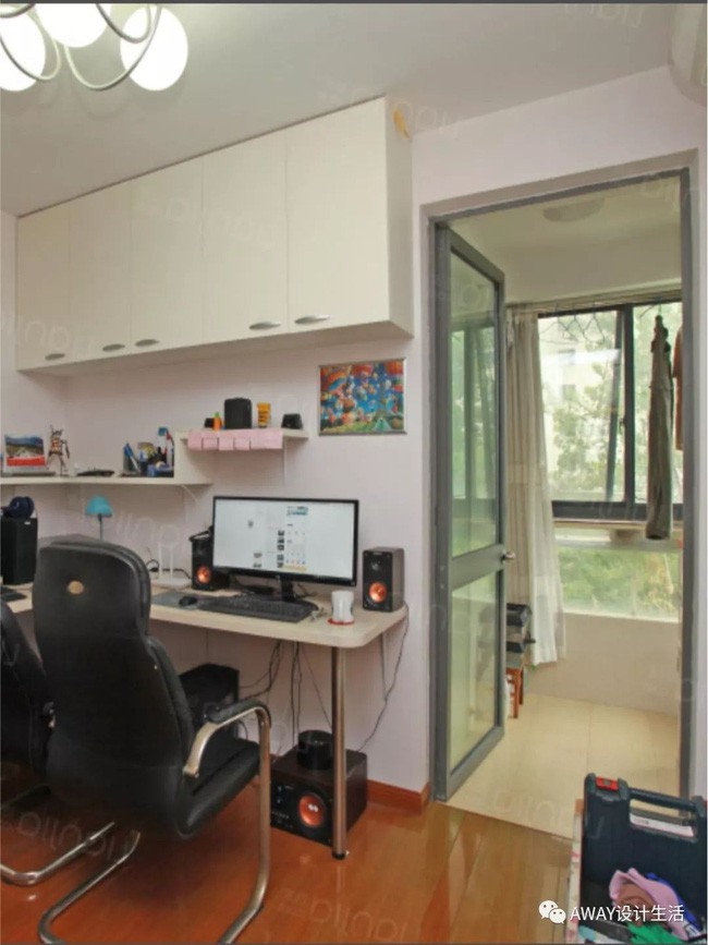 Góc làm việc trong phòng ngủ biến thành nơi đặt đàn piano.