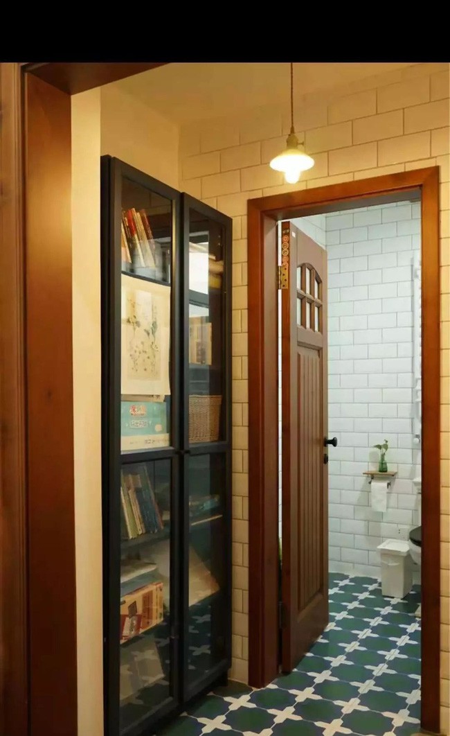 Lối đi vào phòng tắm.