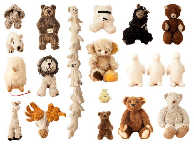 Cặp vợ chồng trẻ còn rất yêu thích thú nhồi bông và nuôi chim cảnh trong nhà. Những con thú nhồi bông với hình thù vô cùng dễ thương được đặt ở những khoảng trống của nội thất trong nhà.