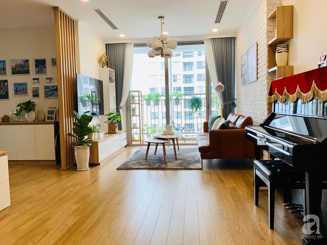Không gian sống rộng rãi trên tầng cao của gia đình chị Cỏ vô cùng thoáng đáng, có view đẹp.