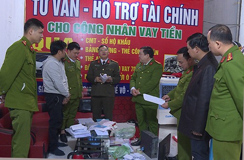 
Một cơ sở bị khám xét. Ảnh: Công an Bắc Ninh.
