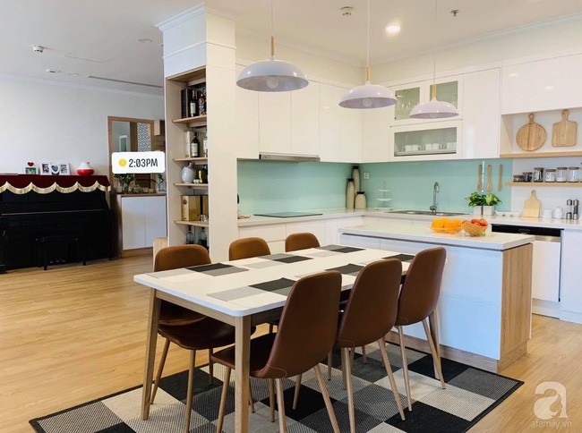 Mọi khu vực chức năng đều được liên kết hài hòa về màu sắc và chất liệu.