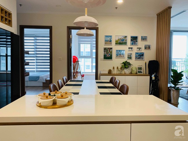 Đảo bếp tăng thêm sự tiện ích cho mọi người khi sử dụng không gian nấu nướng.