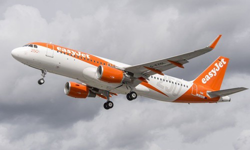 Một máy bay của hãng hàng không Easyjet. Ảnh: BBC.