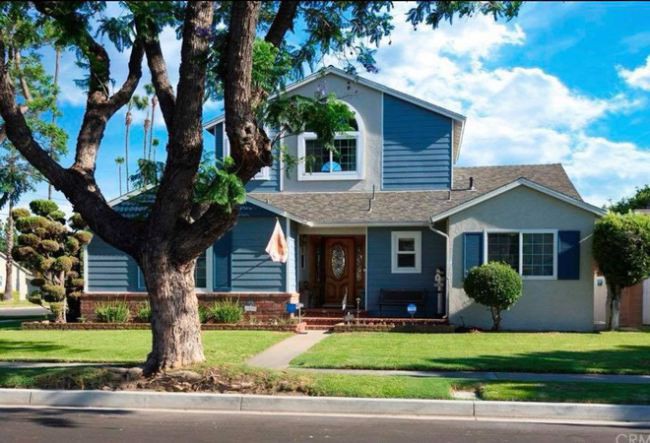 Nam ca sĩ chia sẻ: “... Sau bao cố gắng ba đã xây dựng nên căn nhà này, mỗi ngày hai cha con chúng ta ngắm nhìn, trầm trồ và sắp xếp mọi không gian trong nhà, điều đó ba thích lắm. Ngày hôm nay ba dành tặng toàn bộ những gì thuộc về căn nhà này cho con trai bé bỏng của ba. Đến năm con 18 tuổi mọi quyền sở hữu sẽ thuộc về con. Con trai à! Yêu con trai của ba nhiều lắm! Happy Birthday Bảo Nam của ba!”.