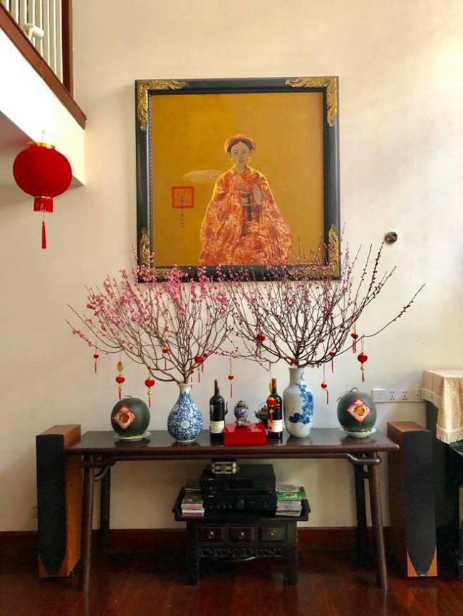 Từng góc nhỏ đều được Quang Dũng bày trí những món đồ đặc trưng của Việt Nam.