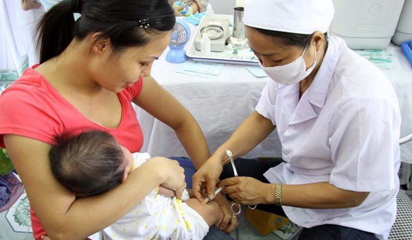 
Từ tháng 1/2019, vaccine ComBE Five thay thế Quinvaxem sẽ được tiêm đại trà trên toàn quốc.
