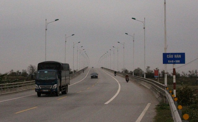 
Cầu Hàn nối TP. Hải Dương sang huyện Nam Sách, nơi xảy ra vụ việc. Ảnh: Đ.Tùy
